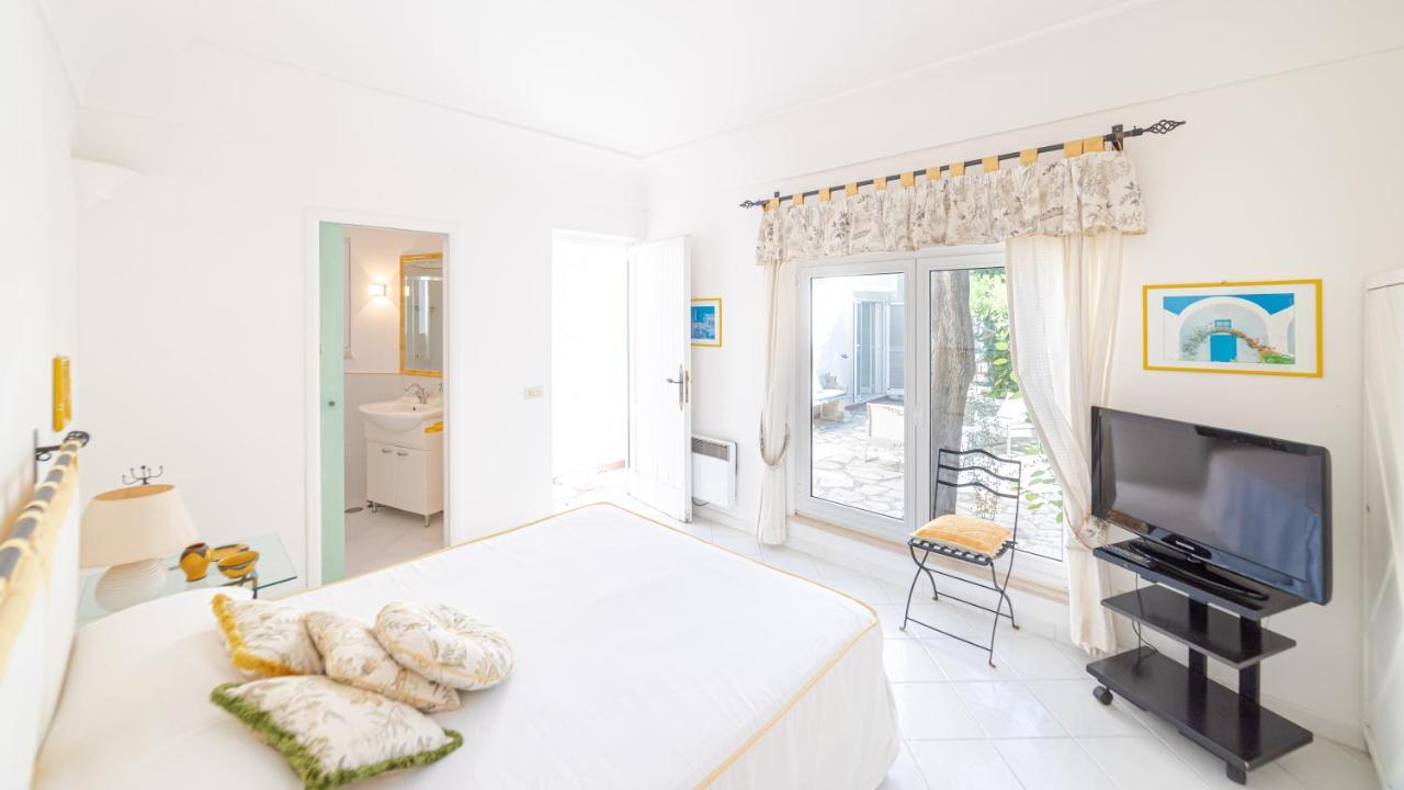 Villa Le Tuie By Elite Capri